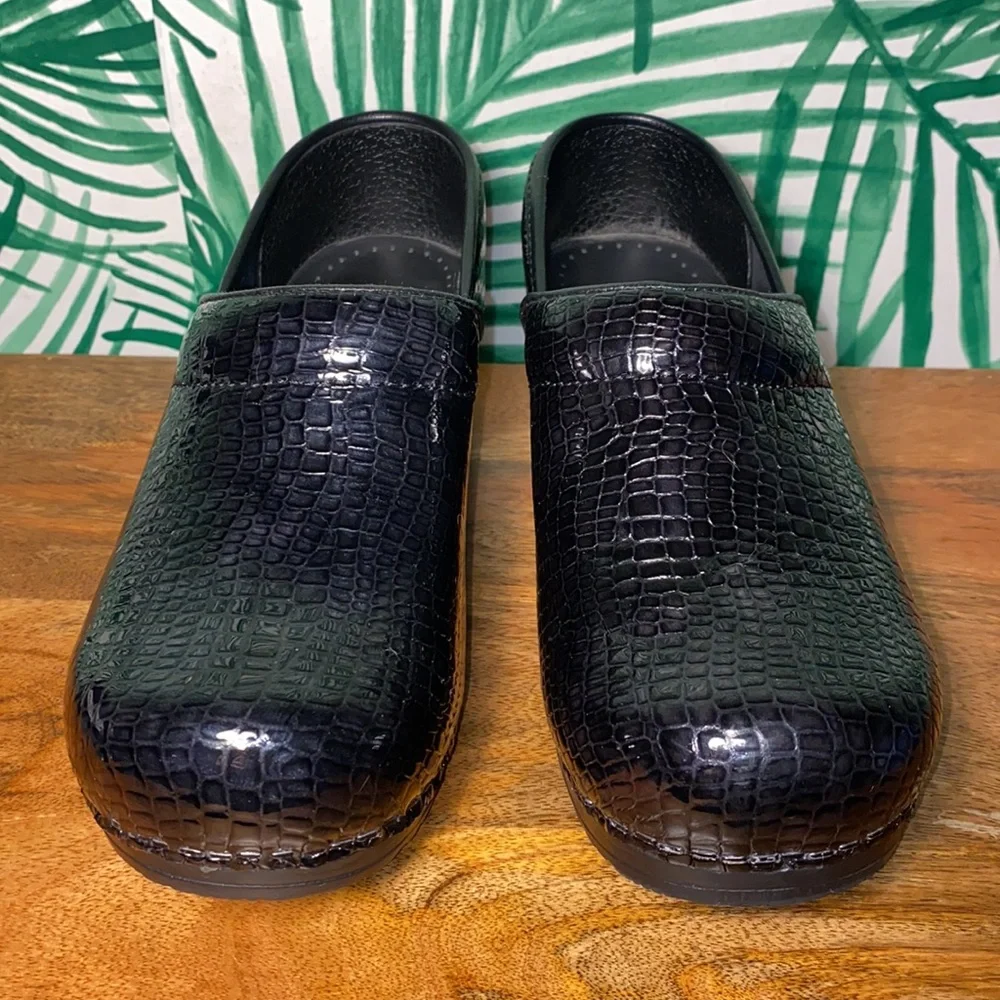 Sanita Black Croc Embossed Patent Leather Professional Clogs Women’s 38 7-7.5 - Picture 2 of 9